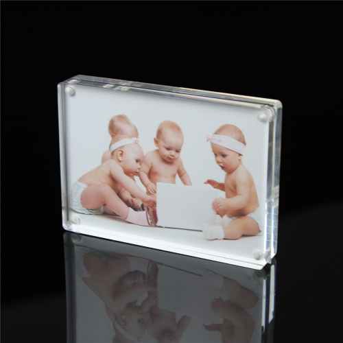 Acrylic 5x7 magnetic photo frame